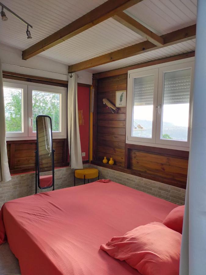 Douceur Des Hauteurs Bas De Villa, Piscine Privee 상트루스 외부 사진