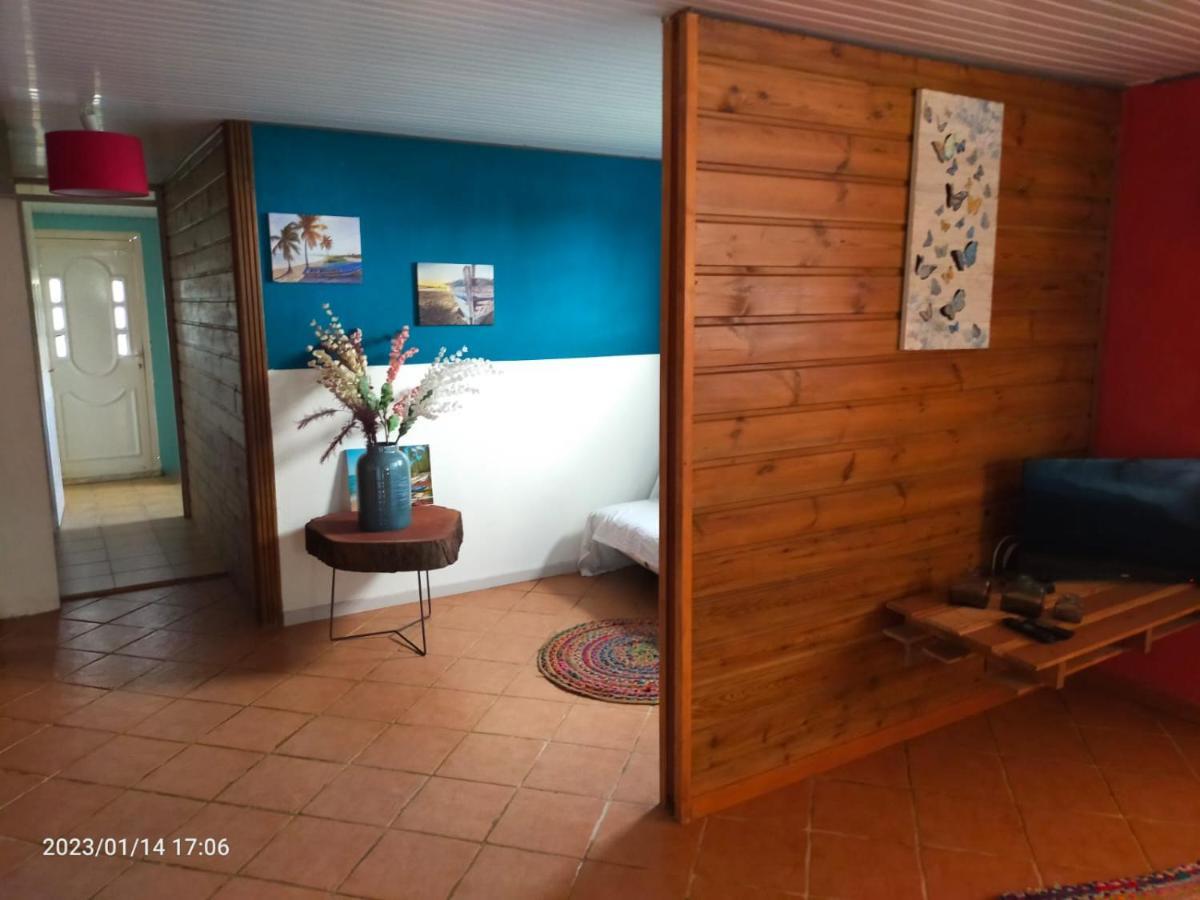 Douceur Des Hauteurs Bas De Villa, Piscine Privee 상트루스 외부 사진