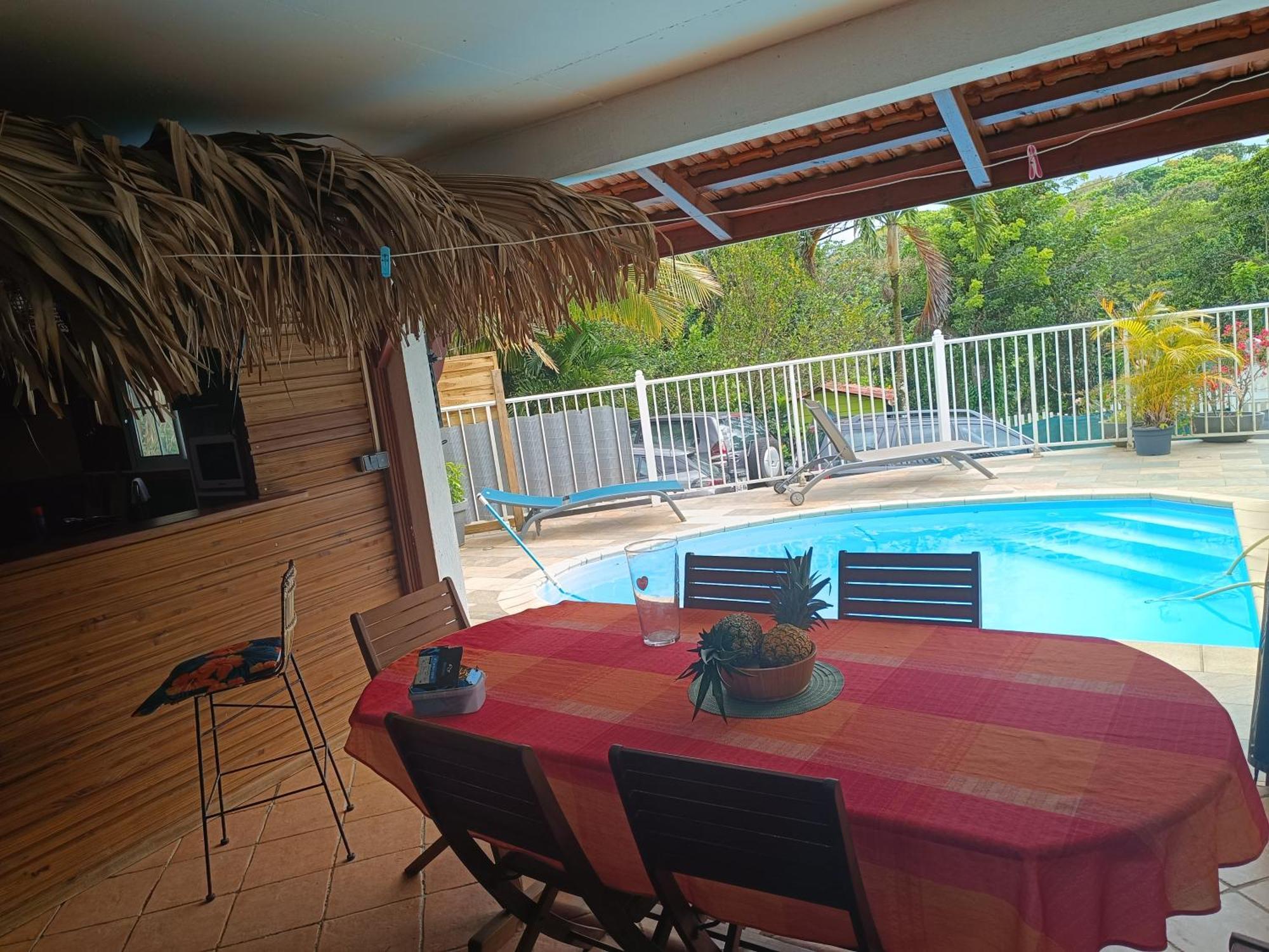 Douceur Des Hauteurs Bas De Villa, Piscine Privee 상트루스 외부 사진