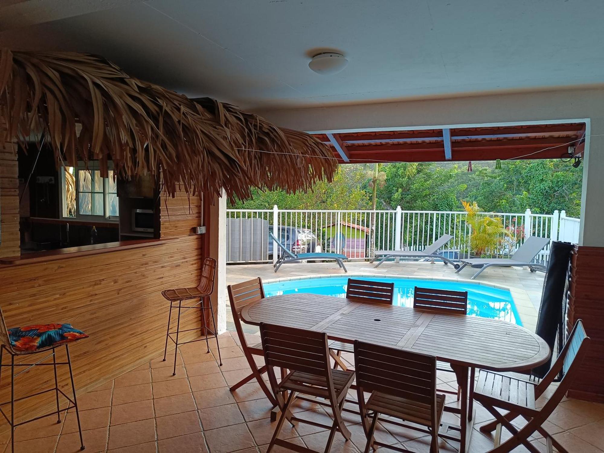 Douceur Des Hauteurs Bas De Villa, Piscine Privee 상트루스 외부 사진